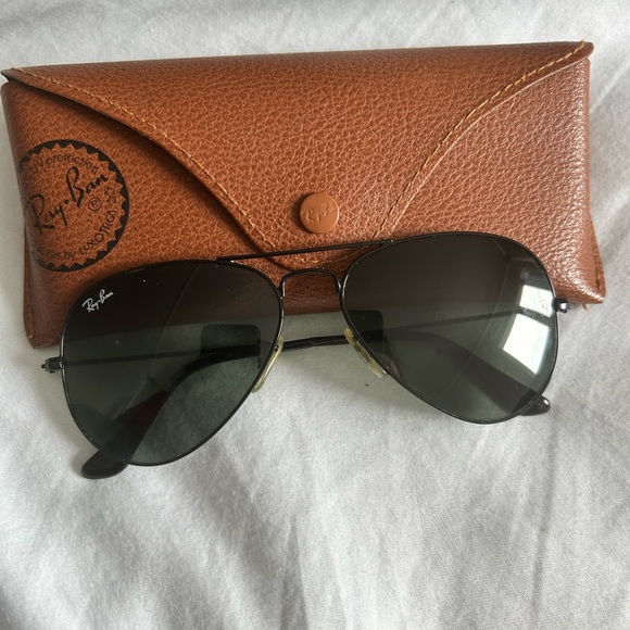 Aviator Ray-Bans. Like new and super comfortable! - Picture 1 of 7